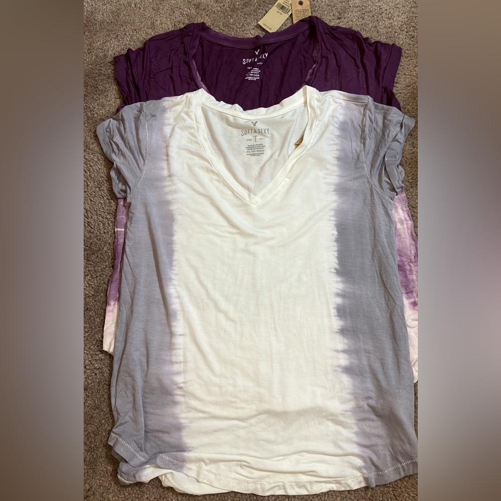 2 NEW American Eagle XS Soft & Sexy V-Neck Favorite T-Shirts